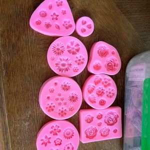 8 silicone molds for crafting